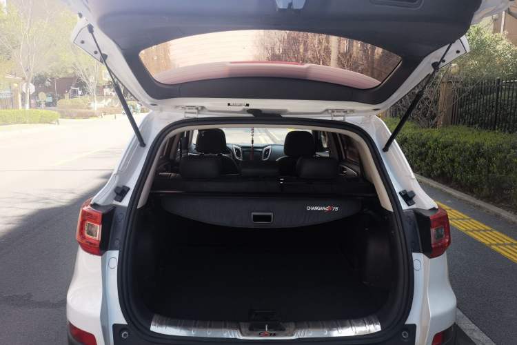 Used Changan CS75 2017 Shangkui Edition 1.5T Manual Fengxiang Model