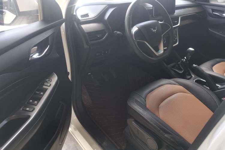 Used Wuling Hongguang S3 2018 1.5L Manual Comfort Model China V Standard