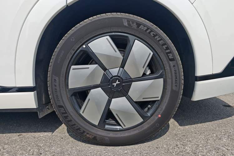 Used XPeng X9 2024 702 Ultra-Long Range Pro
