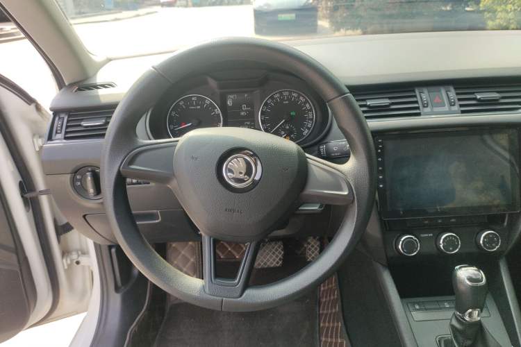 Used Skoda Octavia 2017 1.6L Automatic Front-Wheel Drive Model