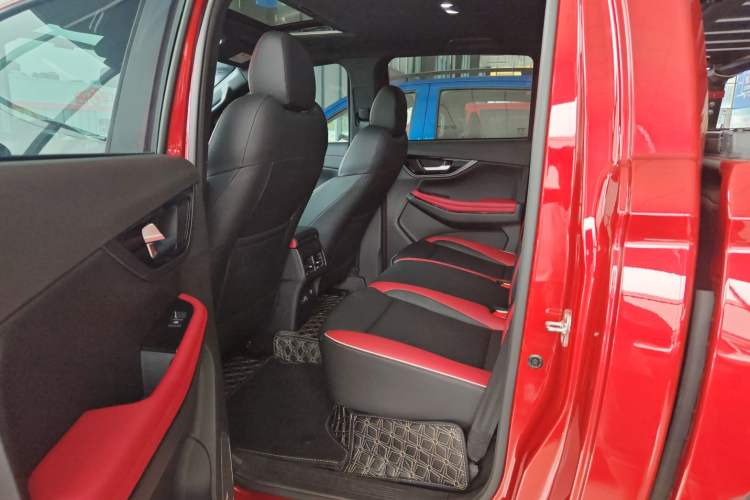 Used Sinotruk BOLDEN 2024 Off-Road 2.0T Automatic Diesel 4x4 Standard Wheelbase Professional Edition
