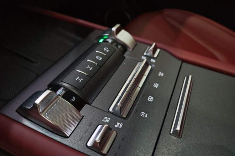 Used Tank 300 2025 2.4T Diesel Version Interior 5