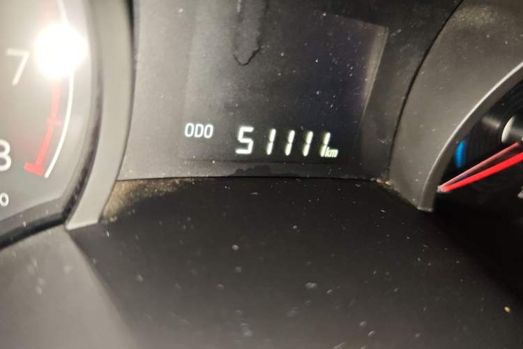 Used Chevrolet Cavalier 2019 320 Automatic Enjoyment with Sunroof Odometer Close Up