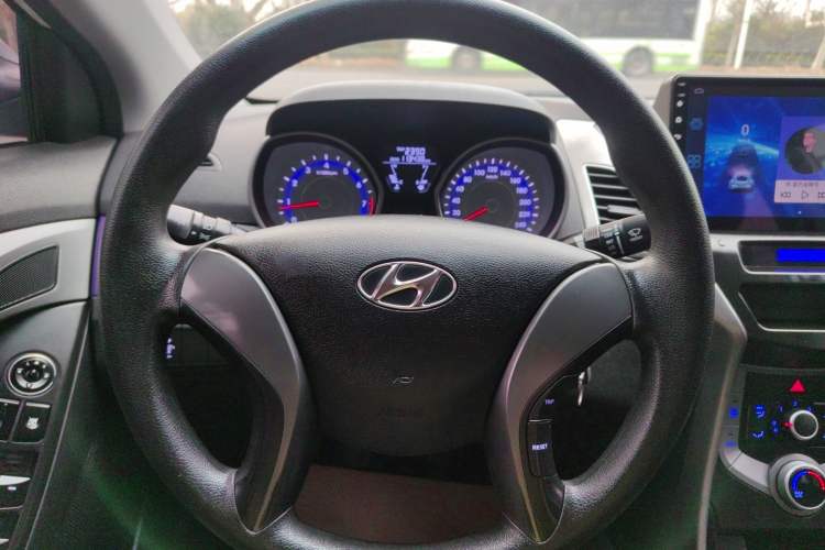Used Hyundai Elantra (5th Generation / Langdong) 2015 1.6L Manual Fashion Edition