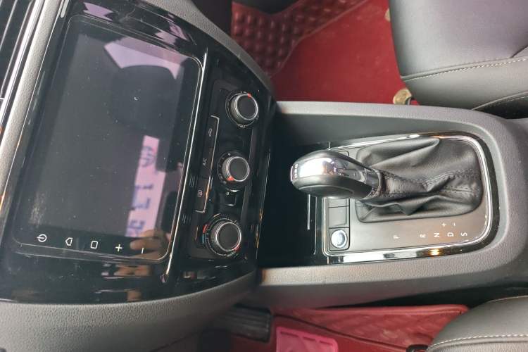 Used Volkswagen Sagitar 2017 230TSI Automatic Comfort Version
