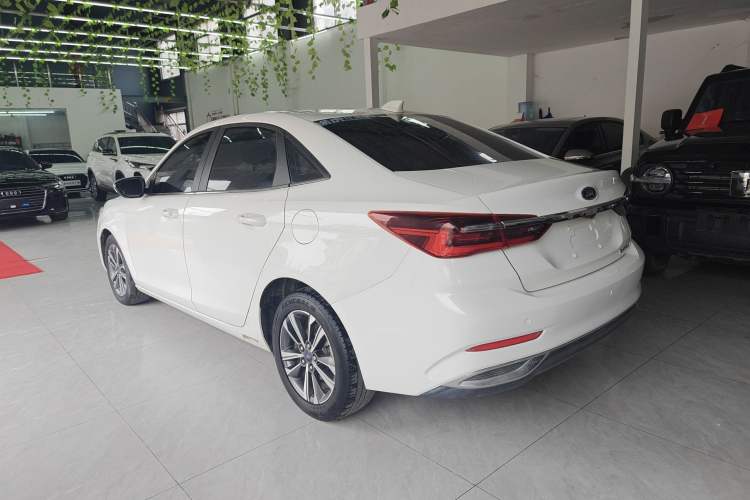 Used Ford Escort 2021 1.5L Automatic Diamond Edition
