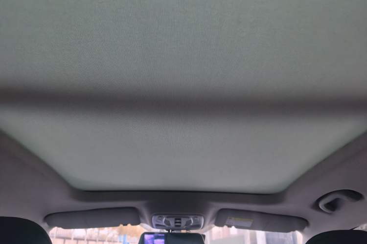 Used Roewe RX5 MAX 2019 300TGI Automatic 4G Connect Luxury Edition Headliner