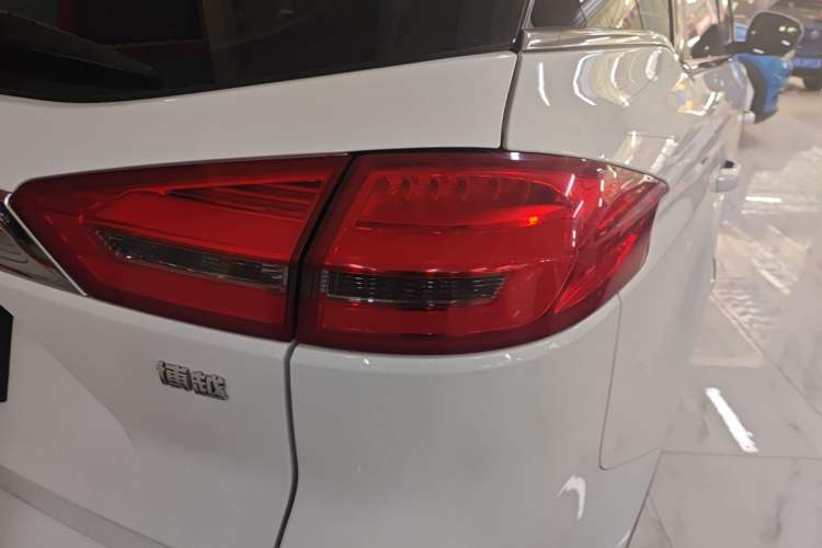 Used Geely Auto Emgrand X7 Sport 2016 1.8TD Automatic ZhiZun Version
