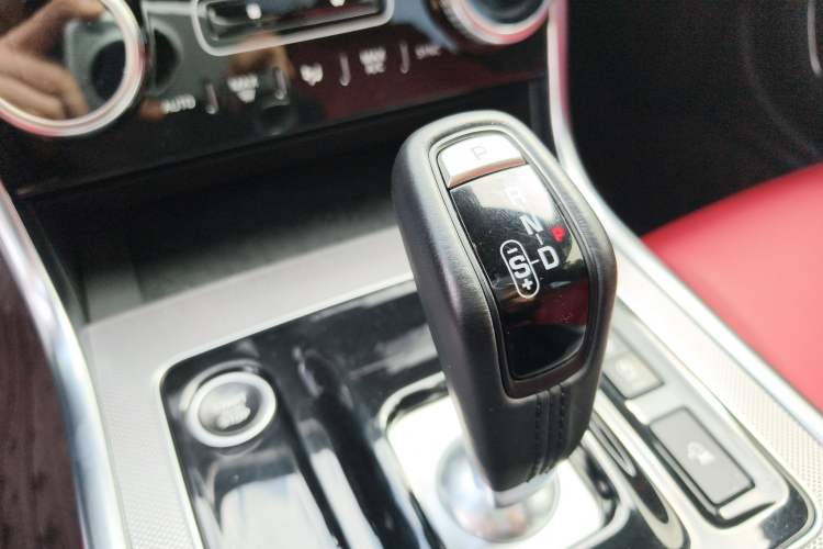 Used Jaguar XEL 2022 2.0T 250 PS R-DYNAMIC S Advanced Sport Edition Gear Lever