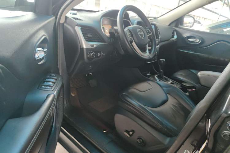 Used Jeep Cherokee 2015 2.4L Elite Edition