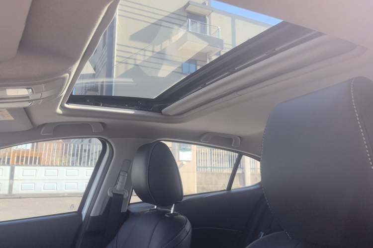 Used Mazda Mazda 3 Axela 2017 Sedan 1.5L Automatic Luxury Model China VI Standard
