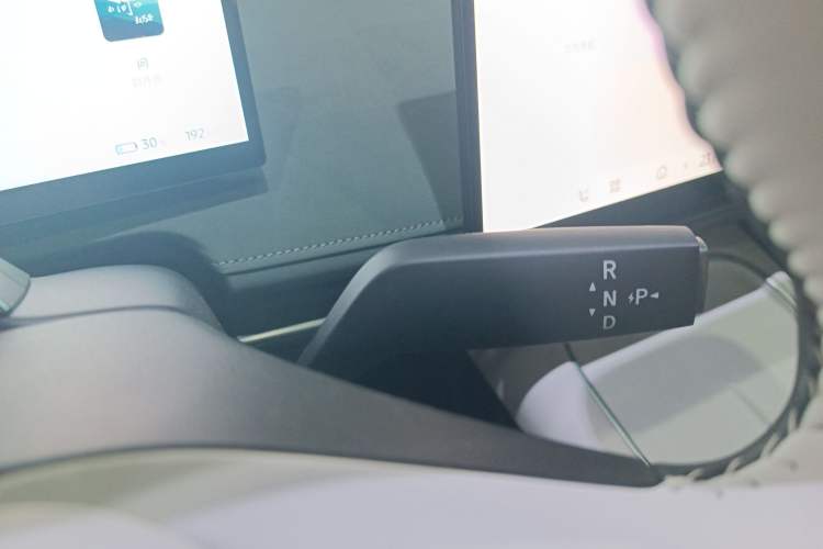 Used Nissan N7 2025 625 Max Gear Lever