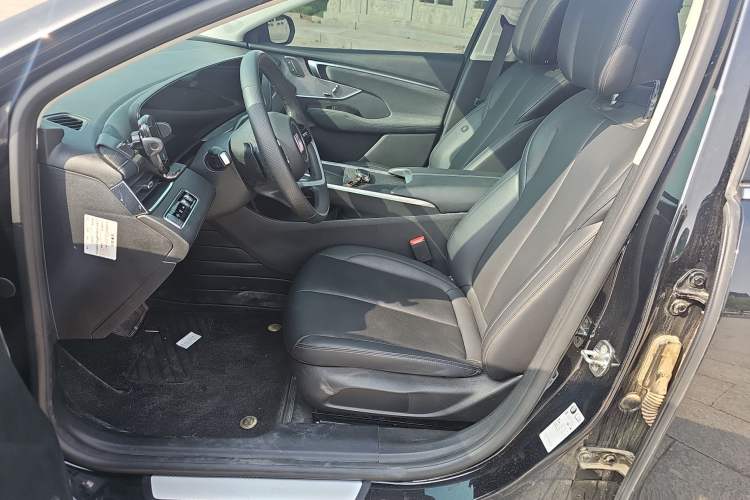 Used Buick LaCrosse 2025 28T Platinum Edition Left Front Seat