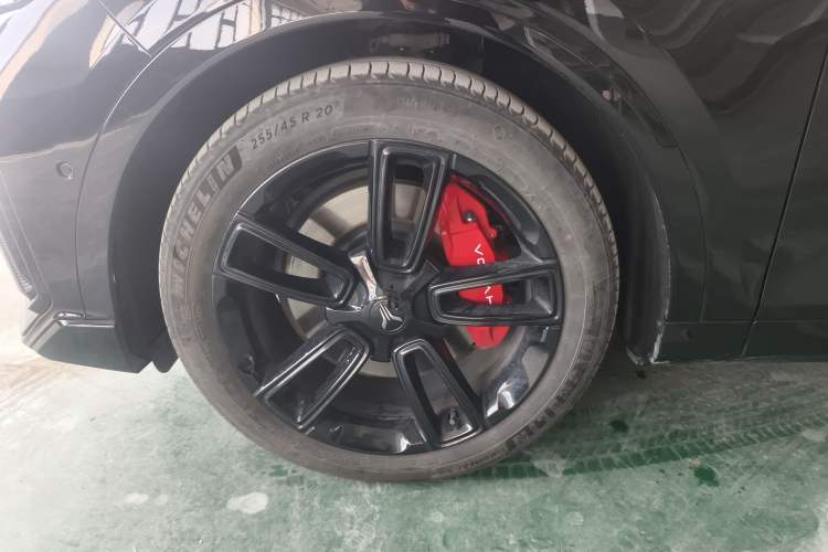 Used VOYAH FREE 2025 318 259 km All-Wheel-Drive Exploration Edition
