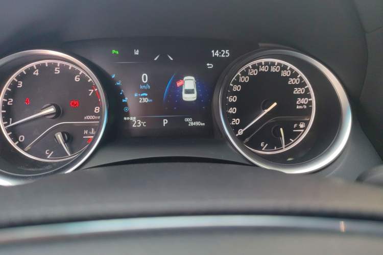 Used Toyota Camry 2021 2.0G Luxury Edition
