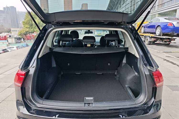 Used Volkswagen Tiguan L 2021 330TSI Automatic Two-Wheel Drive Smart Edition Trunk