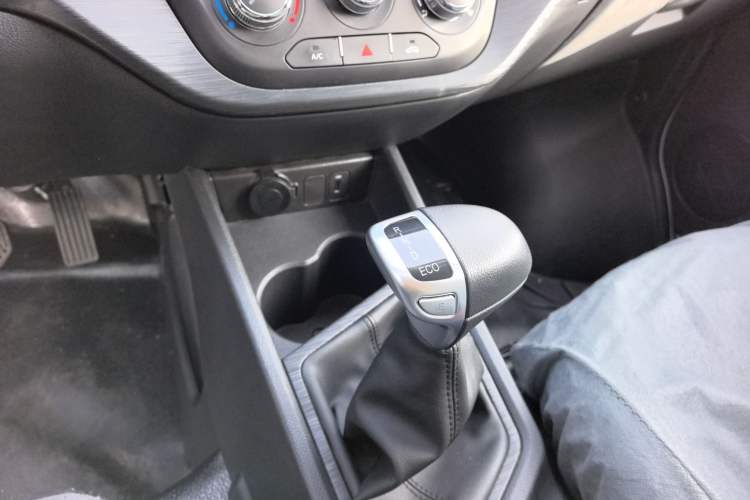 Used Chana Ruixing EM60 2023 All-Electric Van 4525 mm Long Flat Roof with Side Doors 2 Seats 60 kW 38.7 kWh
