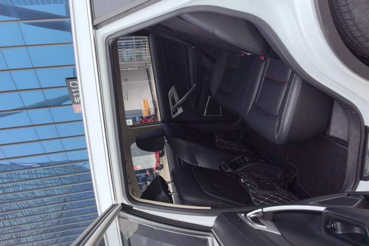 Used Geely Auto Emgrand X7 Sport 2018 1.8TD Automatic Two-Wheel Drive Smart Connect 4G Internet Edition