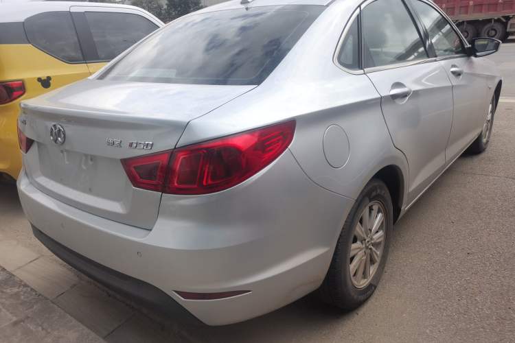 Used BAIC Senova D50 2014 1.5L manual standard version