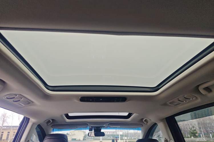 Used Honda Elysion 2022 2.0L eHEV Luxury First Edition
