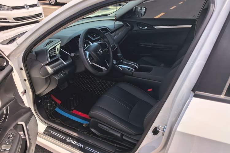 Used Honda Civic 2019 220TURBO CVT Dynamic Edition China VI Left Front Seat