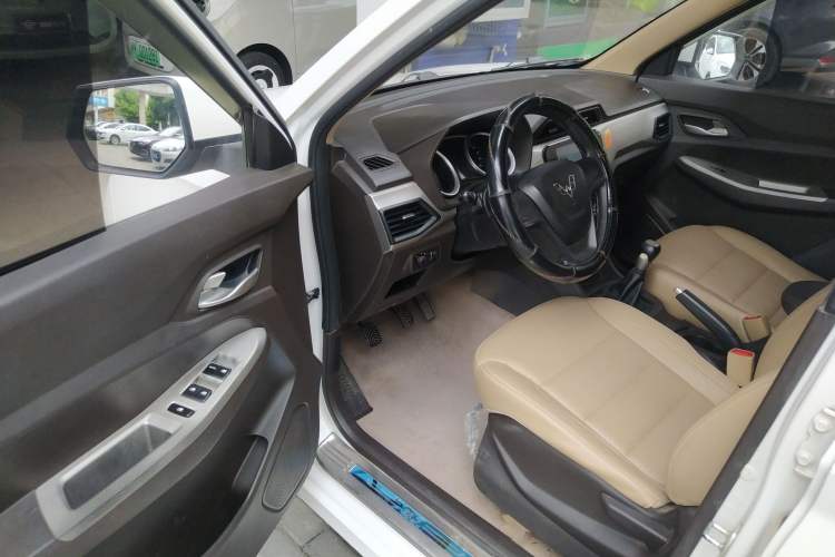 Used Wuling Hongguang 2018 1.5L S Comfort Model L2B
