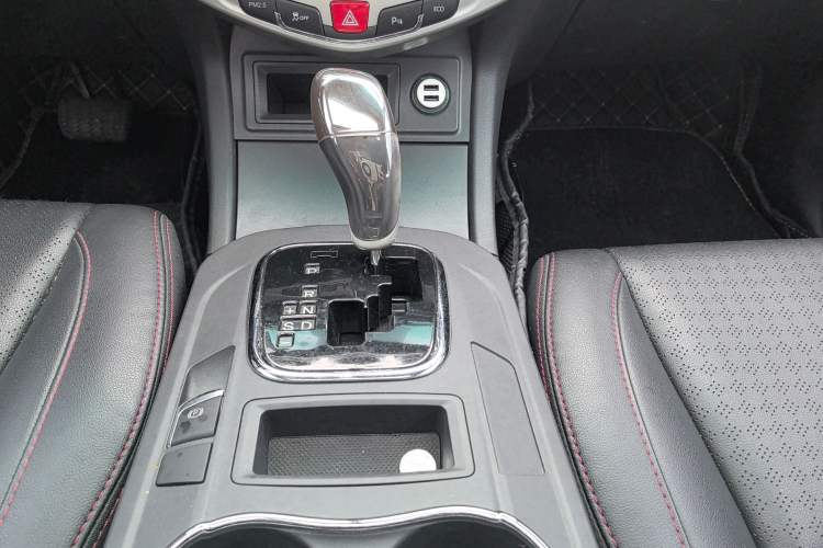 Used BYD S7 2015 2.0T Automatic Prestige Model
