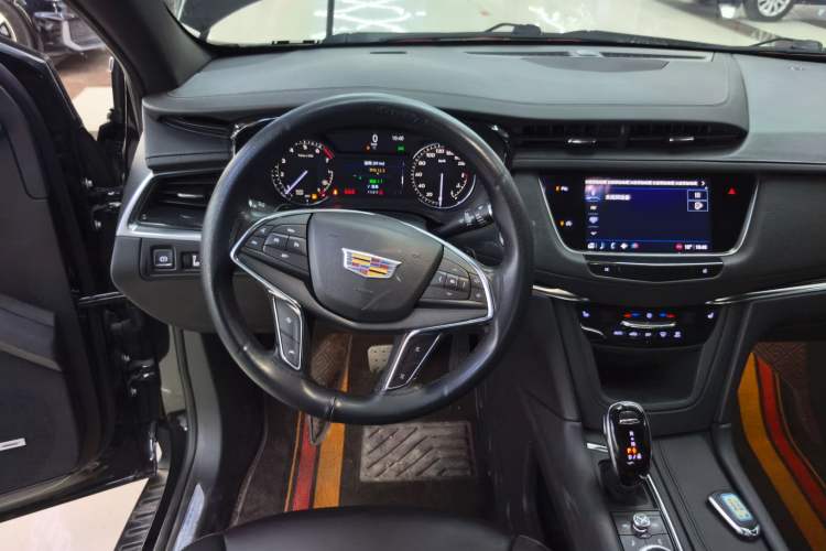 Used Cadillac XT5 2022 2.0T Two-Wheel Drive Luxury Version Steering Wheel