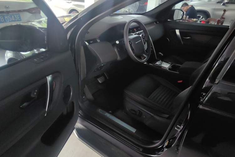 Used Land Rover Discovery Sport 2021 249 PS R-Dynamic S Performance Edition Left Front Seat