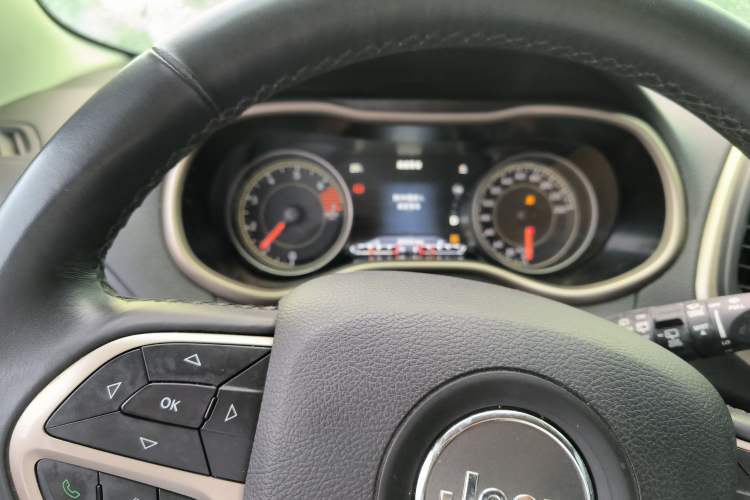 Used Jeep Cherokee 2016 2.4L Superior Edition