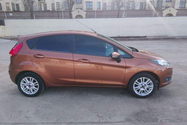 Used Ford Fiesta 2013 Hatchback 1.5L Automatic Fashion Edition
