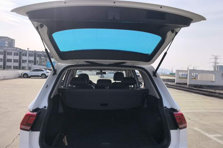 Used Volkswagen Tiguan L 2022 330TSI Automatic Two-Wheel Drive Comfort Edition Trunk