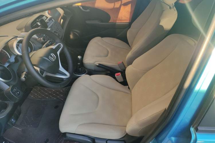 Used Honda Fit 2011 1.3L manual Comfort version