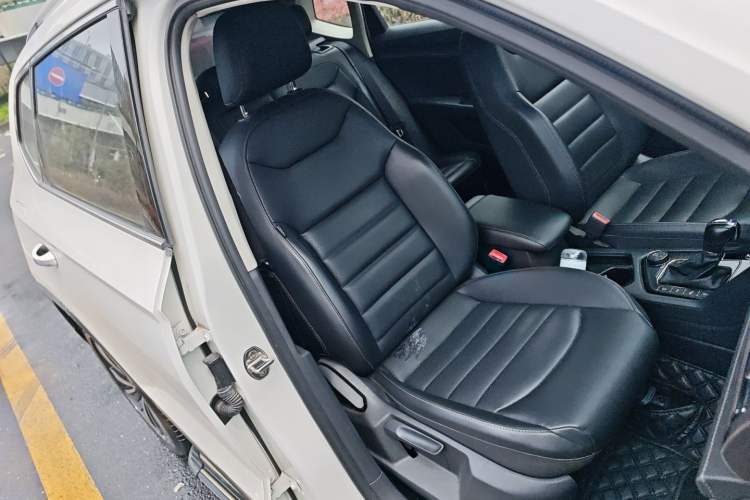 Used Volkswagen Tharu 2019 330TSI Four-Wheel Drive Flagship Model China VI Standard Right Front Seat