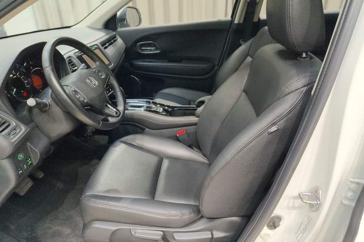 Used Honda Vezel 2015 1.8L CVT 2WD Luxury Model Driver Seat