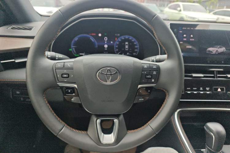 Used Toyota Avalon 2024 Dual-Motor 2.0L Luxury Edition
