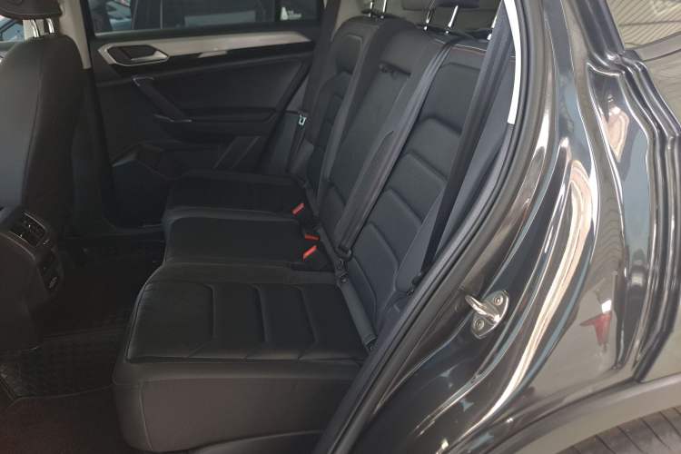 Used Volkswagen Tayron 2019 330TSI Two-Wheel-Drive Luxury Version China V Emission Standard Interior 1