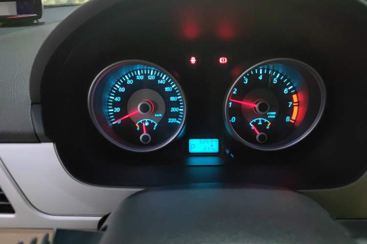 Used Buick Excelle 2013 1.5L Automatic Classic Model Odometer Close Up