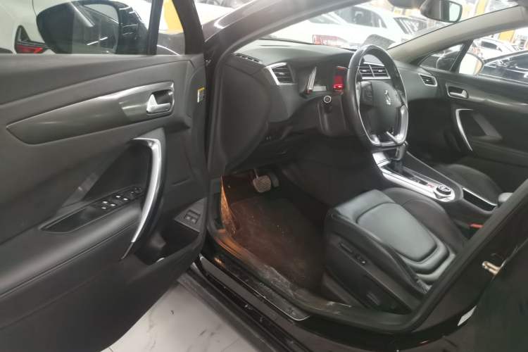 Used DS 6 2017 1.6T Luxury Edition THP160