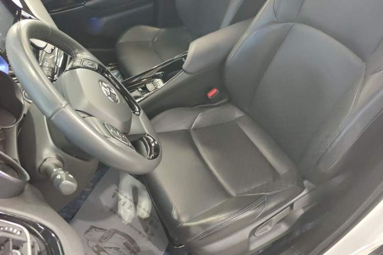 Used Toyota IZOA 2018 2.0L Yichi Edition China V Standard