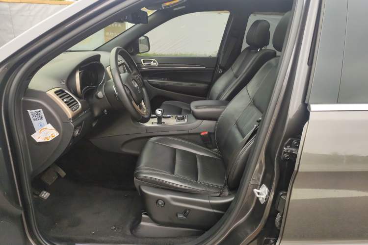 Used Jeep Grand Cherokee 2015 3.0L Comfort Navigation Edition