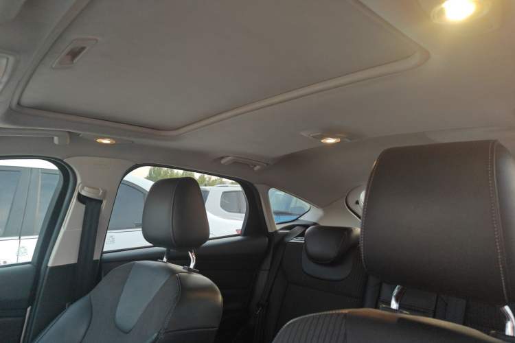 Used Ford Focus 2012 Hatchback 2.0L Automatic Luxury Sport Model Headliner