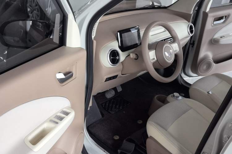 Used Wuling Hongguang MINIEV 2025 Four-Door Version Advanced Edition
