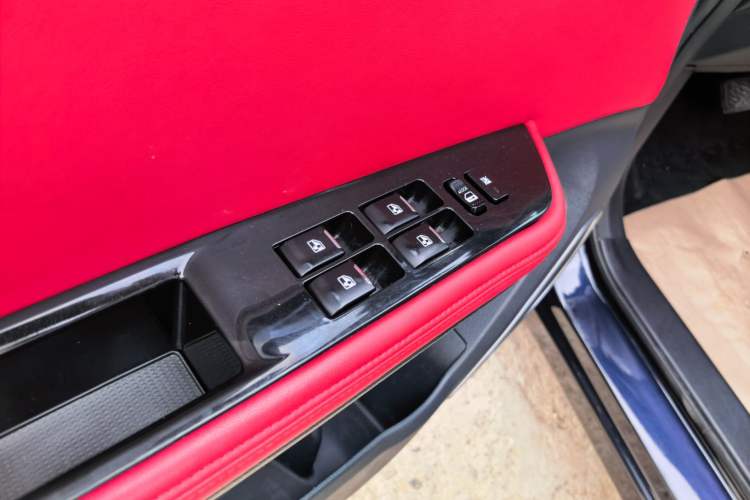 Used Sinotruk VGV U75PLUS 2021 2.0 TGDI Fun-Seeking Mountain Edition 7 Seats Interior 5