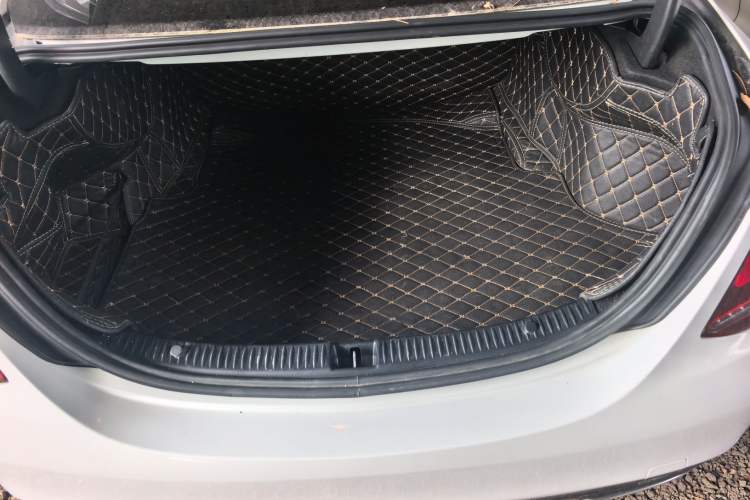 Used Mercedes-Benz C-Class 2019 C 180 L Fashion Edition Sport Version Trunk