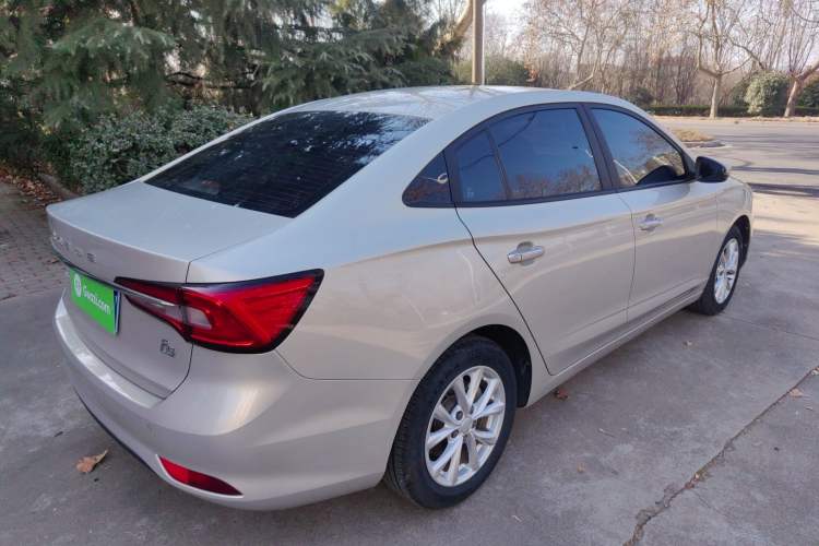 Used Roewe i5 2019 1.5L Manual 4G Connected Langyue Edition