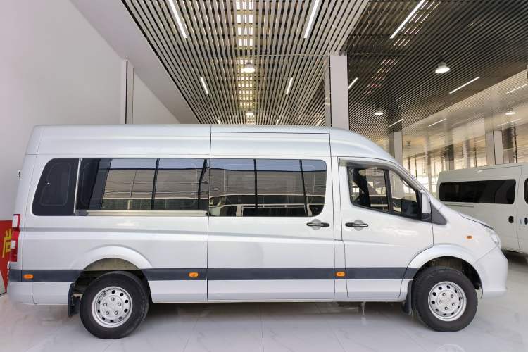 Used Foton Toano 2021 2.0T Manual Tongtu Extended-Wheelbase Mid-Roof 9-Seater 4F20TC3