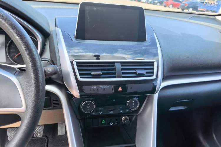 Used Mitsubishi Eclipse Cross 2018 1.5T Manual Two-Wheel Drive Youth Edition
