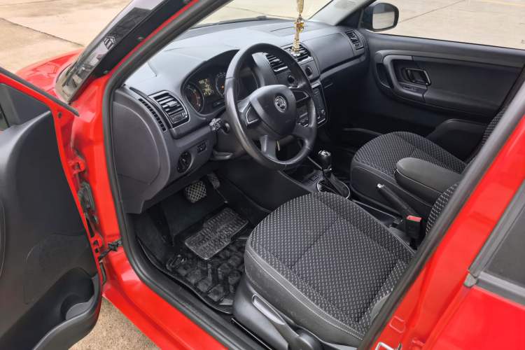 Used Skoda Fabia 2014 1.6L Automatic Sport Edition
