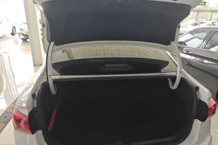 Used Volkswagen Bora 2021 1.5L Automatic Comfort Smart Connect Edition Exterior 5